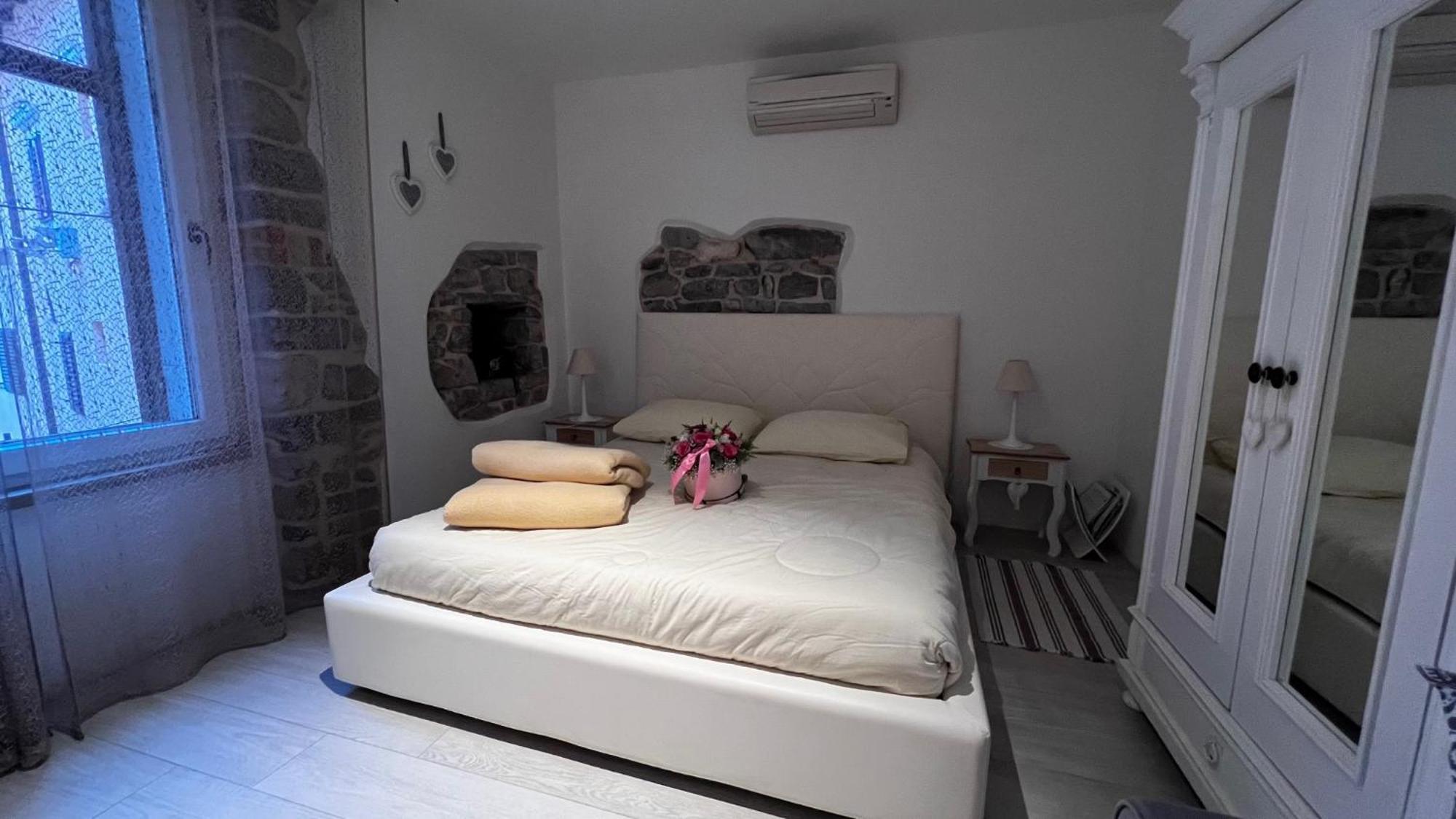 Romantic Apartment Lovran - 4 Stars Buitenkant foto