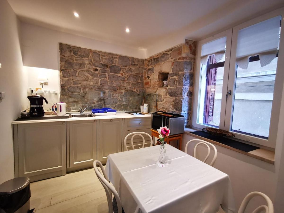 Romantic Apartment Lovran - 4 Stars Buitenkant foto